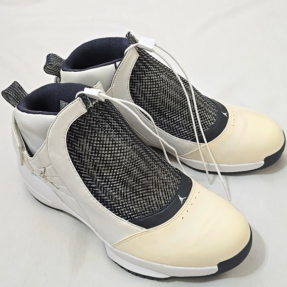 NIKE AIR JORDAN XIX BASKETBALL SHOES SIZE 11.5 WHITE CHROME White 307546 102. - Picture 1 of 10